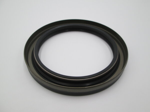 Simmerring crankshaft outlet to flywheel