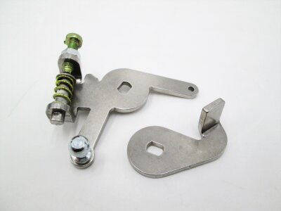 Connecting/actuating lever OHC between both carburettors