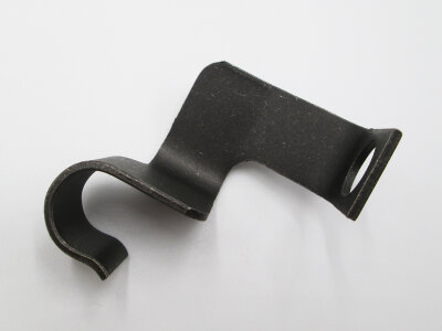 Halter Ölsaugrohr 2.4 CIH